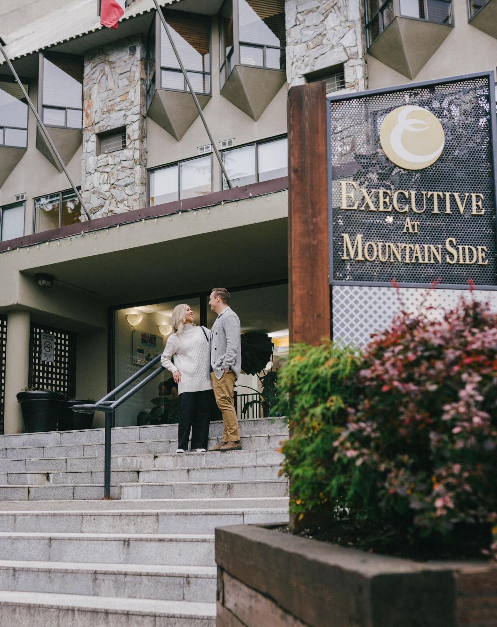 Mountain Side Hotel Whistler By Executive Exterior photo
